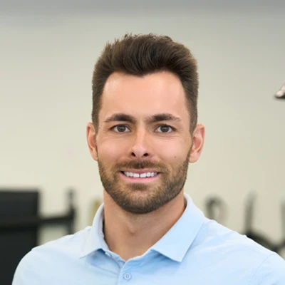 A headshot photo of Dr. Jake Lipski, a chiropractor at Dynamic Chiros - Bellevue